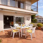 Charming With Shared Pool Views Apartment Sitges