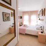 Charming With Shared Pool Views Apartment