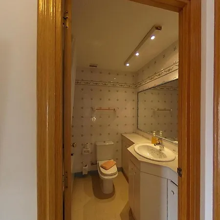 Charming With Shared Pool Views Apartment