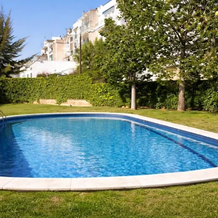 Charming With Shared Pool Views Апартаменти *