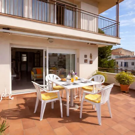 Charming With Shared Pool Views Апартаменти Сіджас
