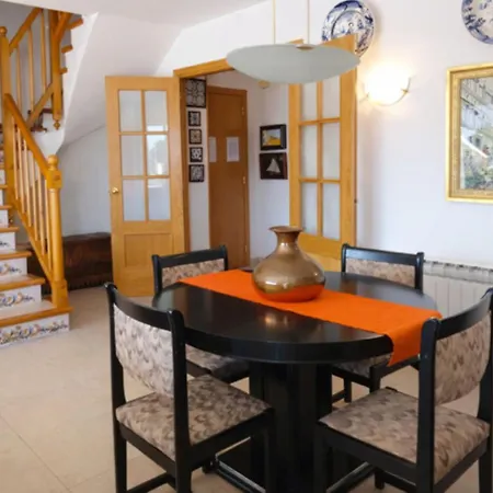 Charming With Shared Pool Views Сіджас