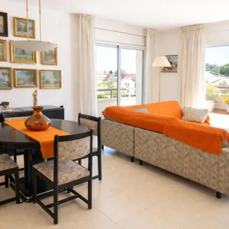 Charming With Shared Pool Views Апартаменти *