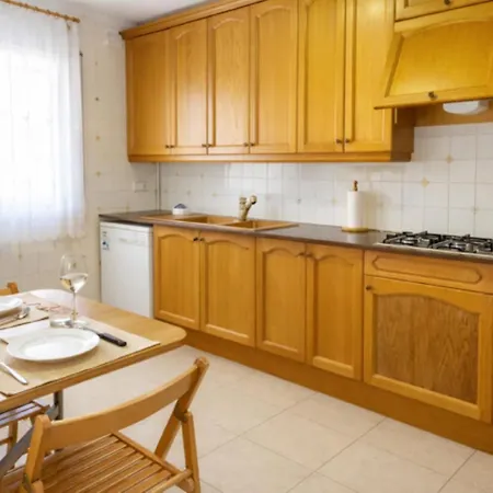 Charming With Shared Pool Views Сіджас