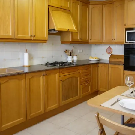 Апартаменти Charming With Shared Pool Views Сіджас