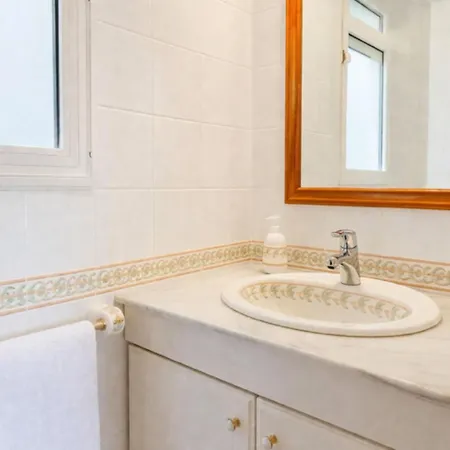 Charming With Shared Pool Views Апартаменти *