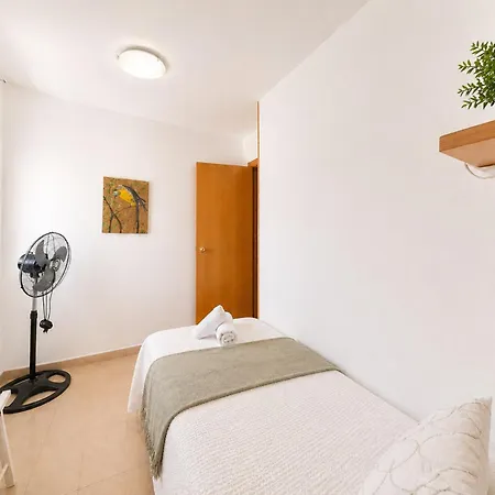Charming With Shared Pool Views *