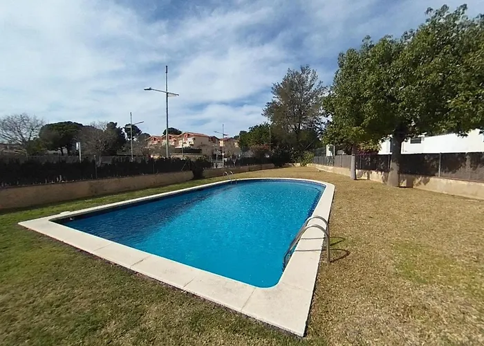 شقة Charming With Shared Pool Views