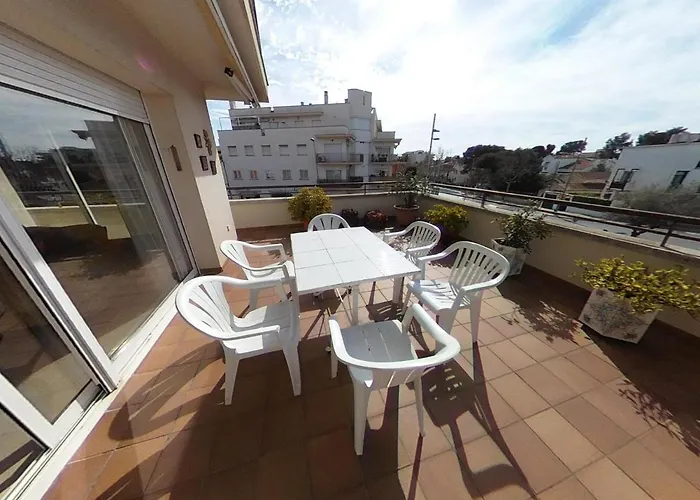 شقة Charming With Shared Pool Views